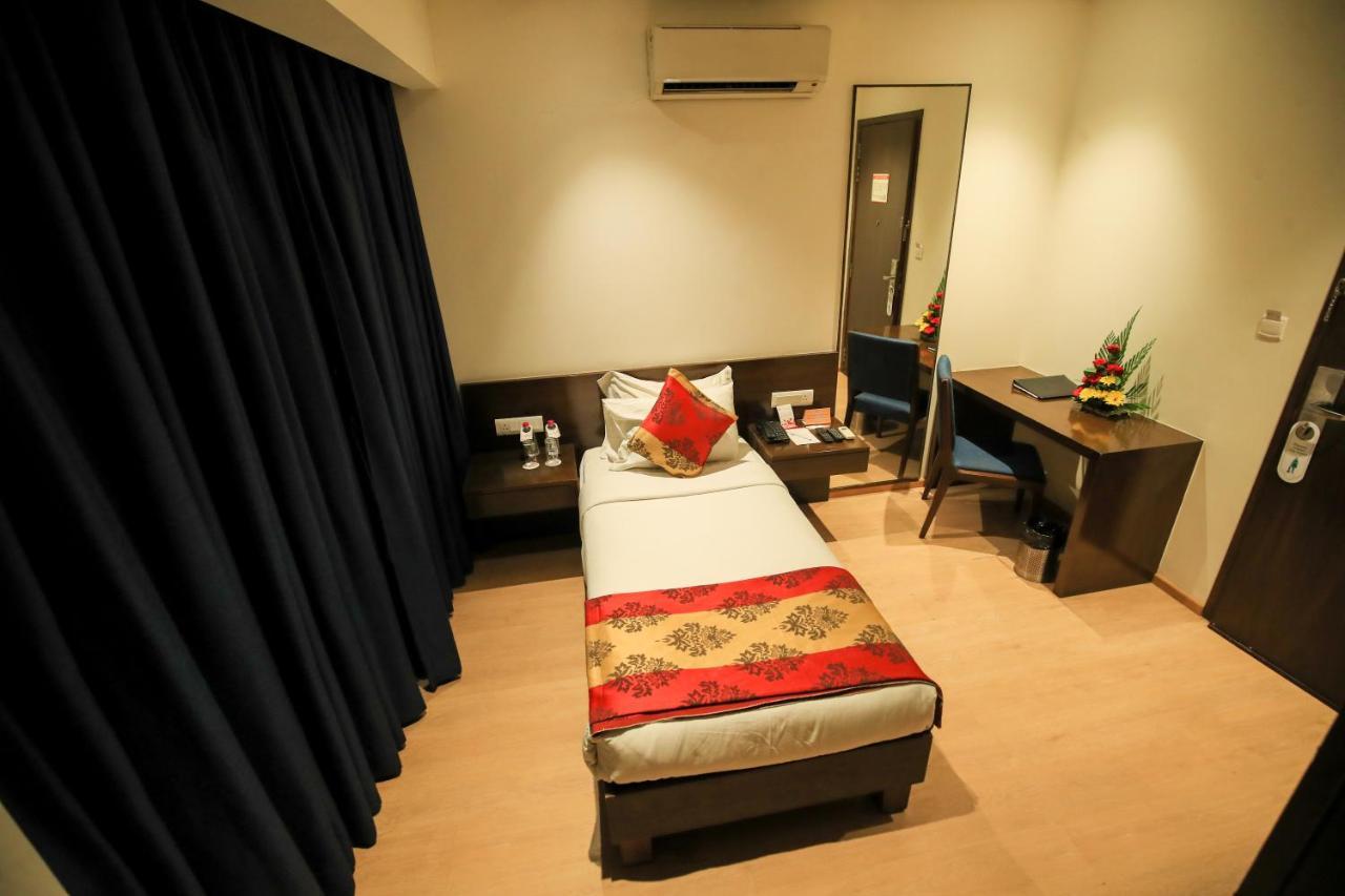 Hotel German Palace Near To Airport Gandhinagar Zewnętrze zdjęcie