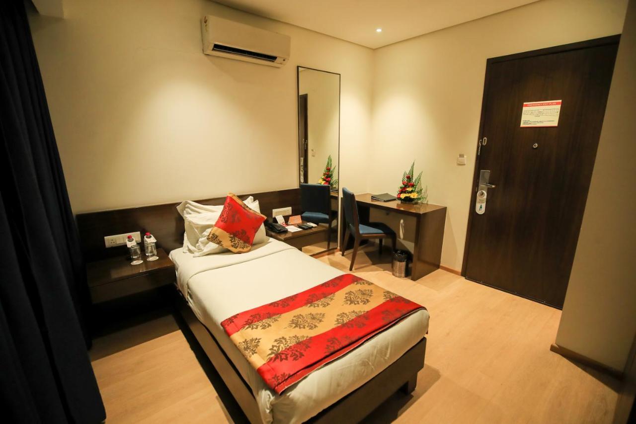 Hotel German Palace Near To Airport Gandhinagar Zewnętrze zdjęcie