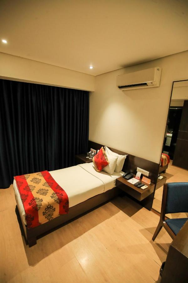 Hotel German Palace Near To Airport Gandhinagar Zewnętrze zdjęcie